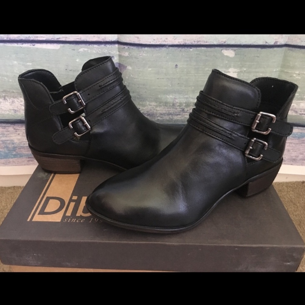 Diba Chelsea cut out ankle booties